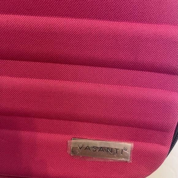 Chic Pink Crossbody Bag - Picture 4 of 8